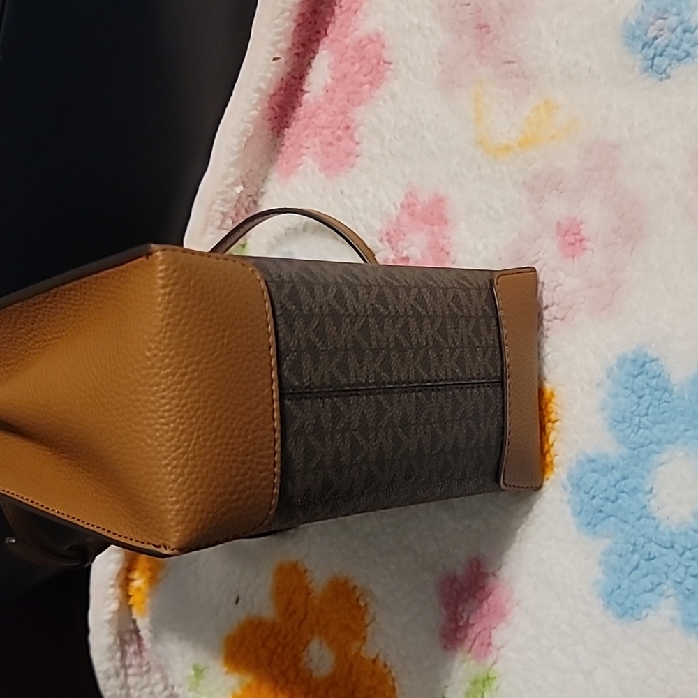 Michael Kors Brown Crossbody Handbag - Picture 8 of 9